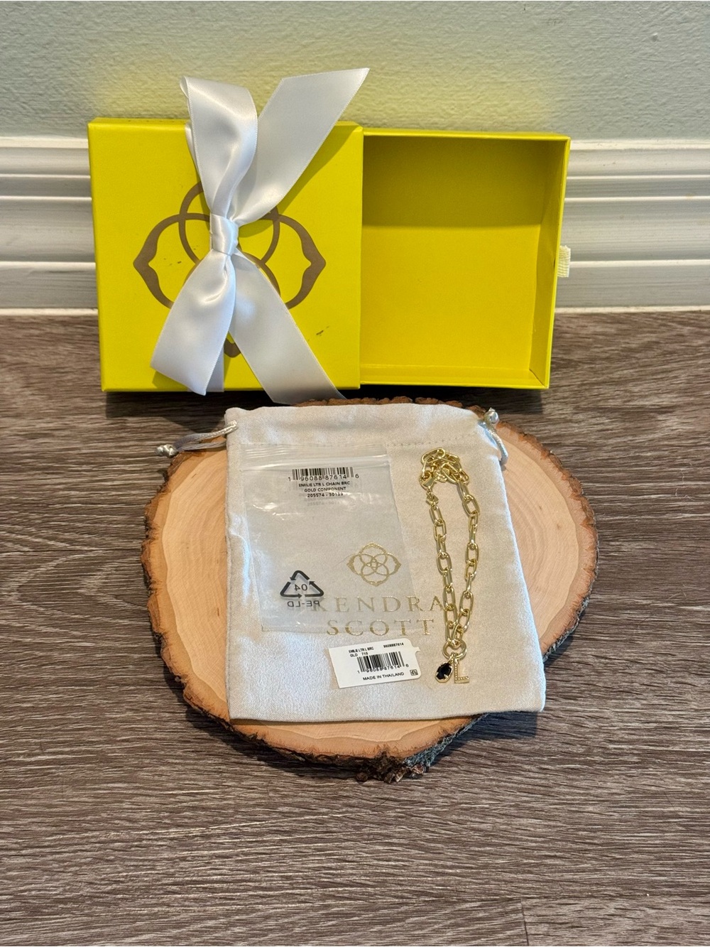 Kendra Scott Emilie Letter Chain Bracelet NIB with tags & pouch - Picture 4 of 5